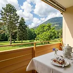 Veronika Haus Kmb Seeappartement Am Ossiacher Mit Direktem Seezugang Und Hallenbad Tschoran
